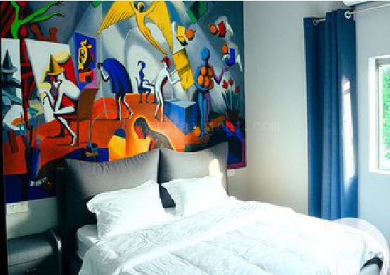 汝南对于酒店的墙体彩绘而言更注重哪些方面？